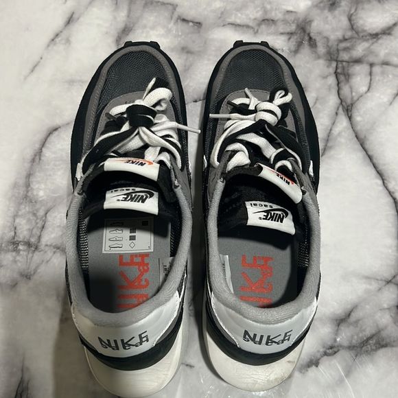 1000% Auth. Nike Sacai X LDWaffle ‘Black’ Size 8 main image 5